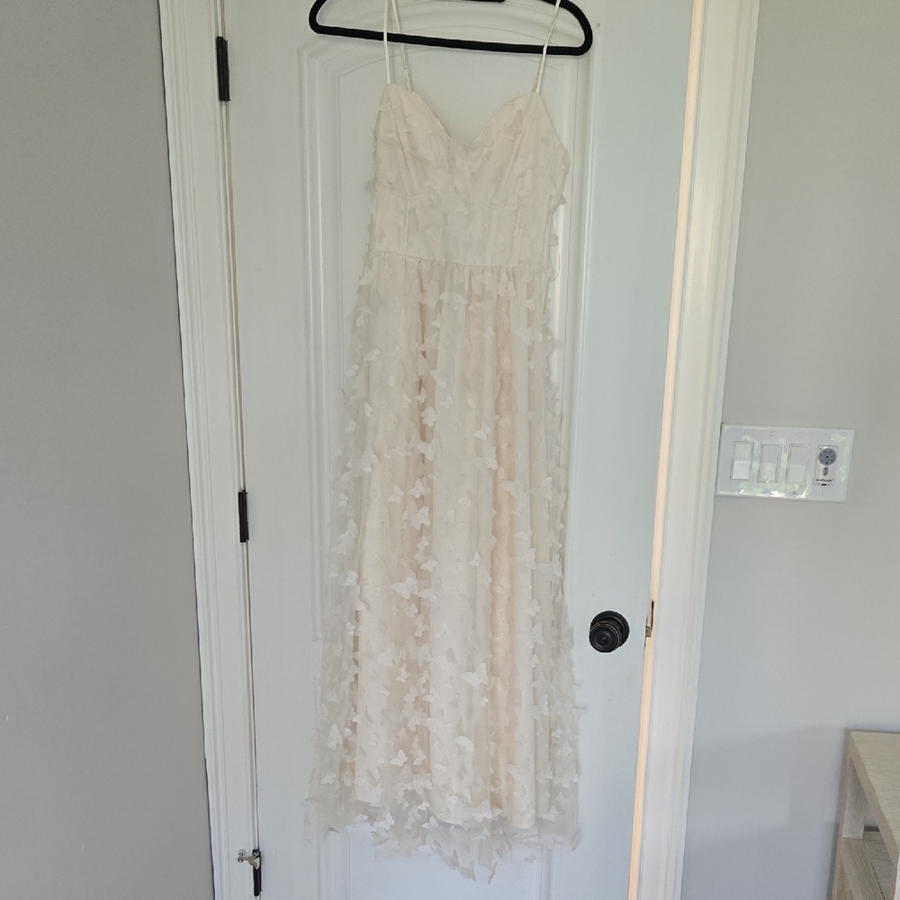 Elegant Cream Maxi Dress